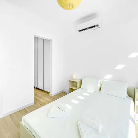 Azure Seaview - Garnet * بروتاراس