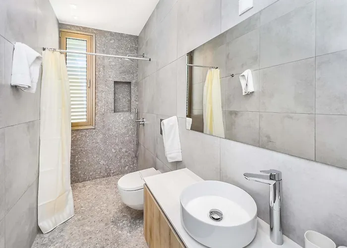 Azure Seaview - Garnet Vila *