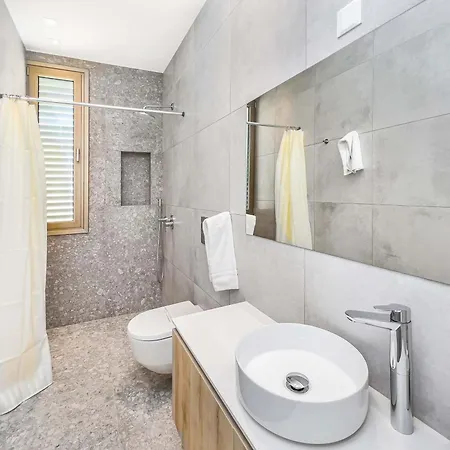 Azure Seaview - Garnet Villa *