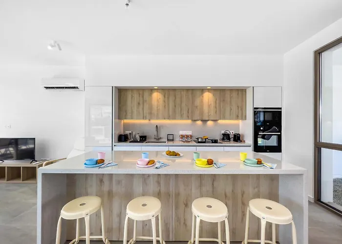 Azure Seaview - Garnet Protaras