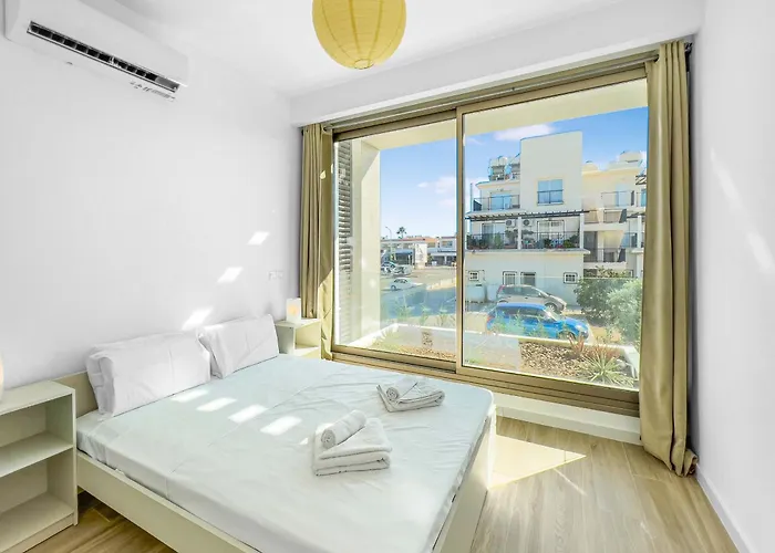 Azure Seaview - Garnet Protaras